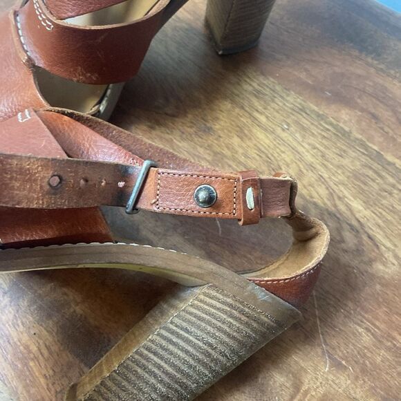Madewell Tan Leather Strappy Sandals - Picture 8 of 11